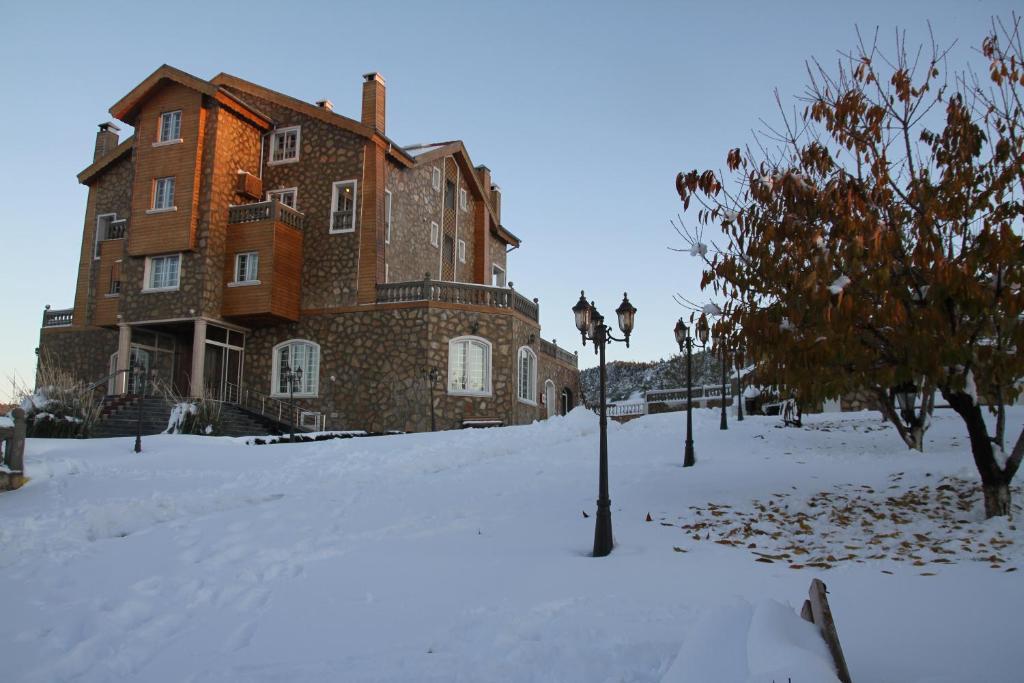 Le Palais Des Cerisiers Hotel Azrou Exterior photo